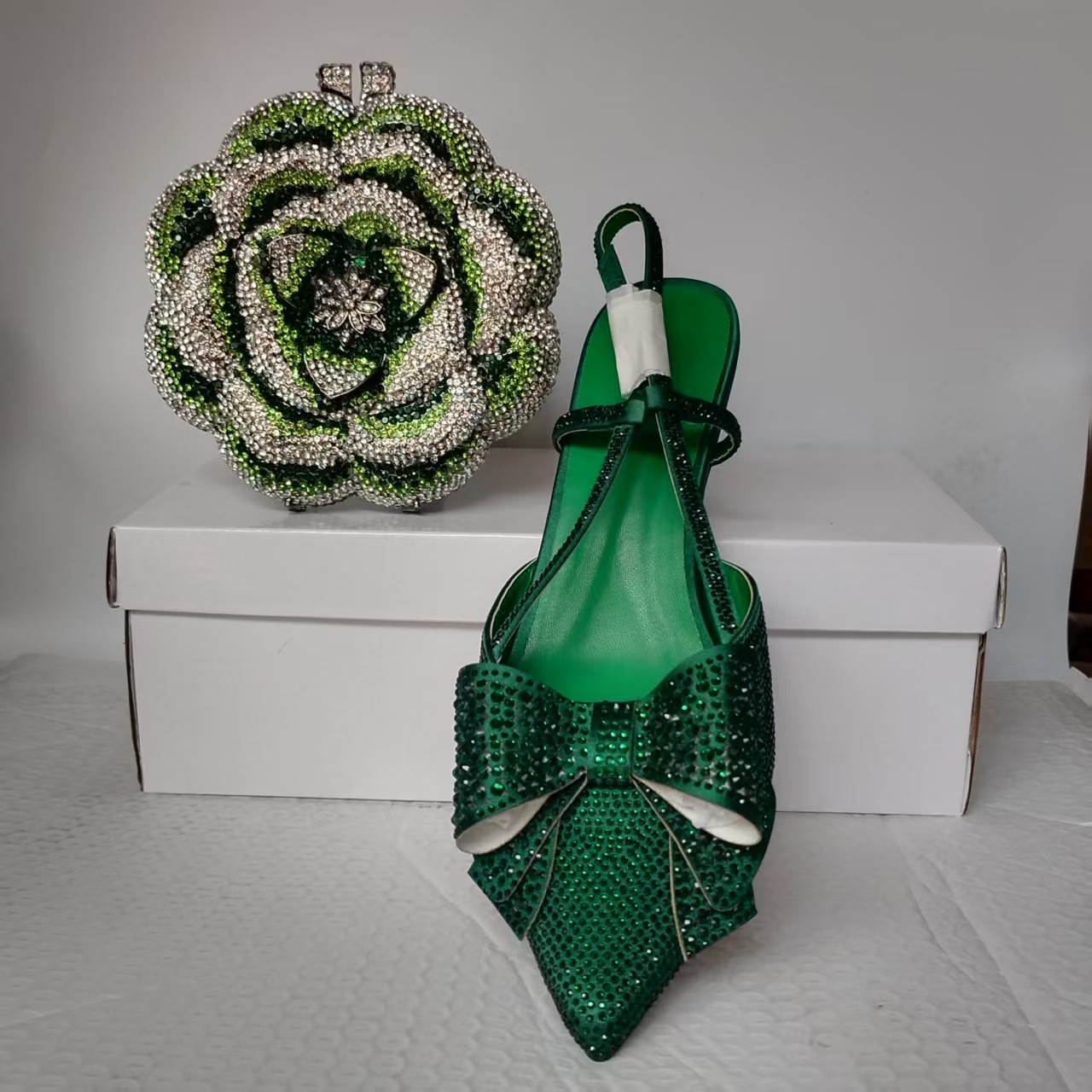 Dark Green Big Oval Gem Rhines - Slingback Heel Formal のレビューと価格