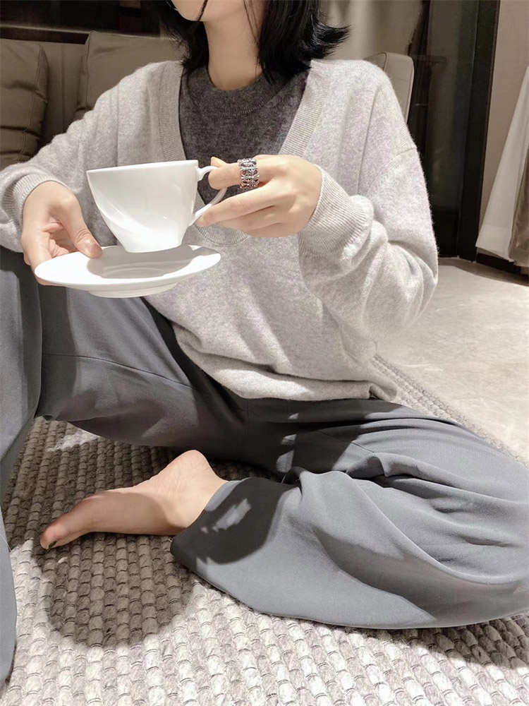 Big V-neck sweater vest two-pi - Cashmere Sweater Formal のレビューと価格